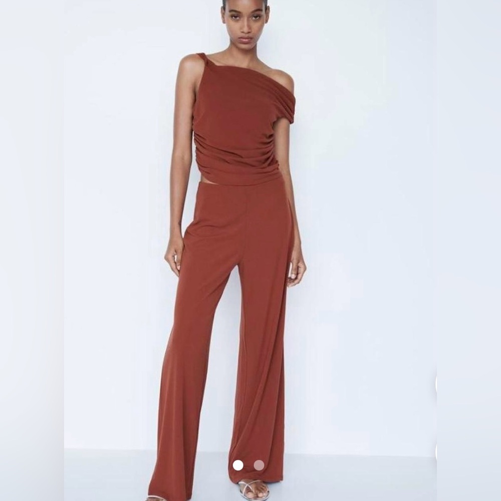 Zara women's maroon pull on elastic‎ flowy pants size Small bottom slit